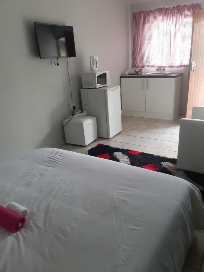 Ruros Guest House Kempton Park Exterior foto