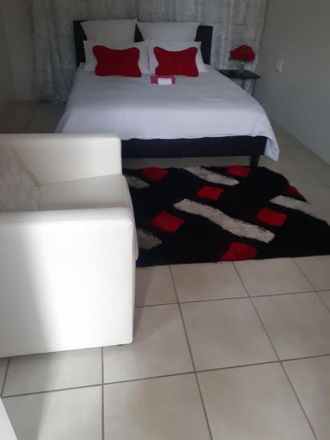 Ruros Guest House Kempton Park Exterior foto